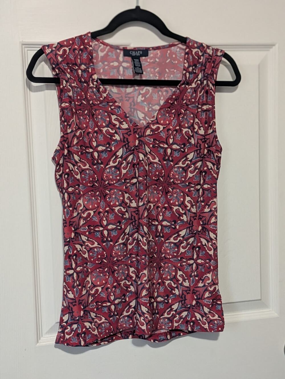 Chaps Size Medium Pink Red Medallion Geometric Print Sleeveless V-Neck Top Tank